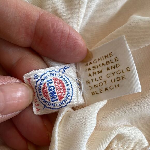 Vtg 60s/70s Miss Elaine cream V neck high waist flutter sleeve nightgown - Picture 8 of 8